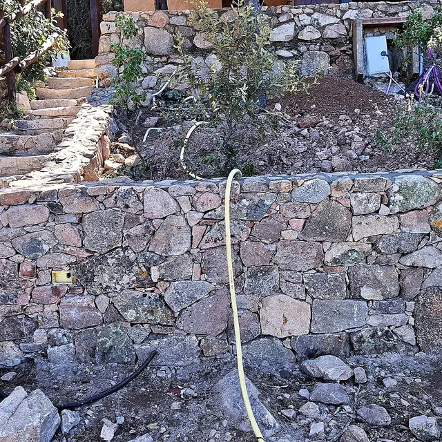 Giardino e spazi esterni in pietra