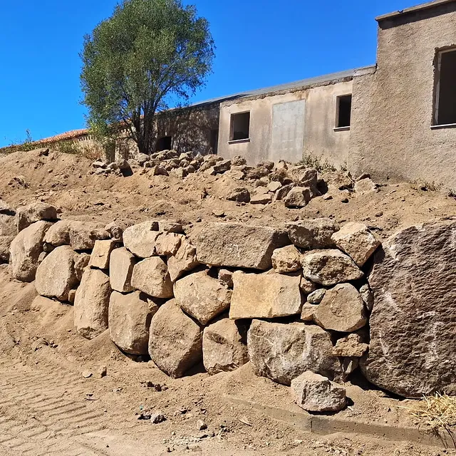 Muro a secco di sostegno in granito
